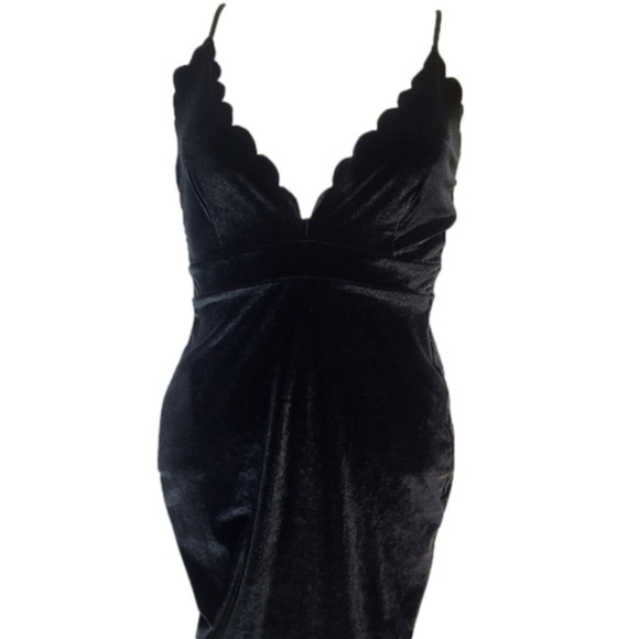 Boohoo Night Velvet Feel Black Dress - Picture 4 of 7